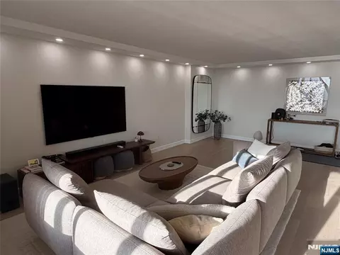 200 Winston #1205, Cliffside Park, NJ 07010