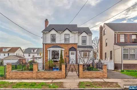 150 Hansbury Ave, Newark, NJ 07112