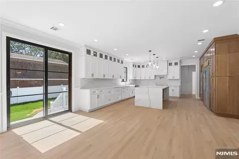 Entry Way - 532 Hobart Rd, Paramus, NJ 07652 photo 8 of 17