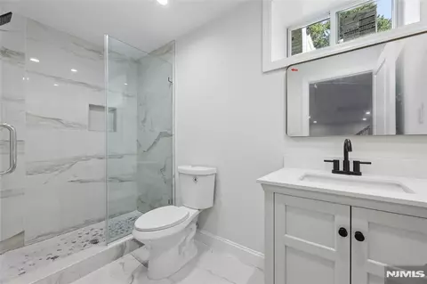 Bath - 532 Hobart Rd, Paramus, NJ 07652 photo 5 of 5