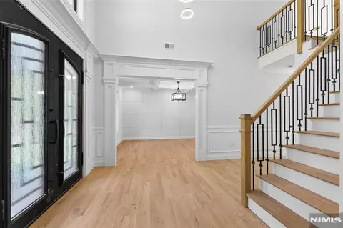 Entry Way - 532 Hobart Rd, Paramus, NJ 07652 photo 4 of 17