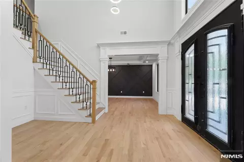 Entry Way - 532 Hobart Rd, Paramus, NJ 07652 photo 2 of 17