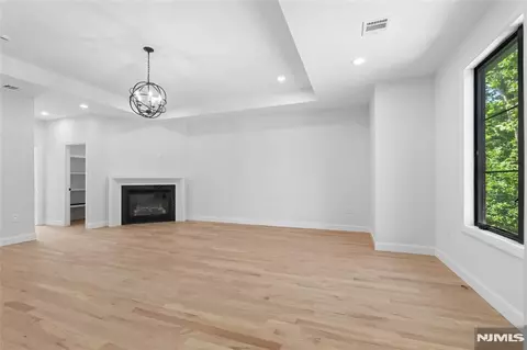 Living - 532 Hobart Rd, Paramus, NJ 07652 photo 4 of 4
