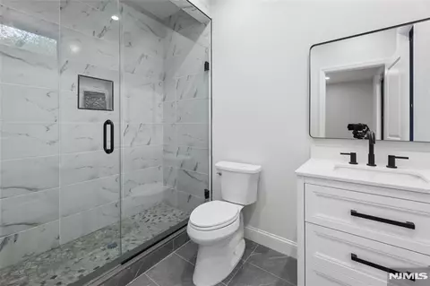Bath - 532 Hobart Rd, Paramus, NJ 07652 photo 2 of 5