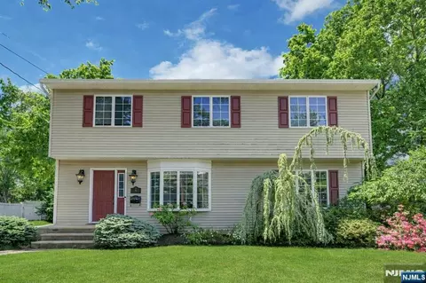 44 W Midland Ave, Paramus, NJ 07652 photo 1