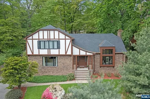 610 Monroe St, Ridgewood, NJ 07450