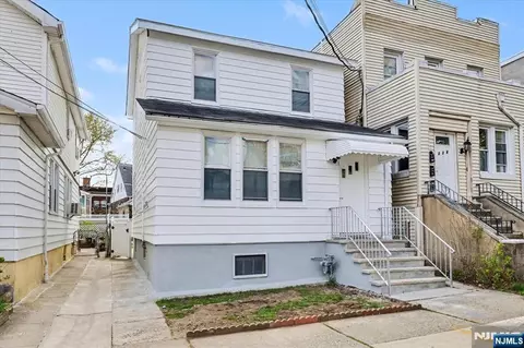 222 Riverview Pl, Cliffside Park, NJ 07010