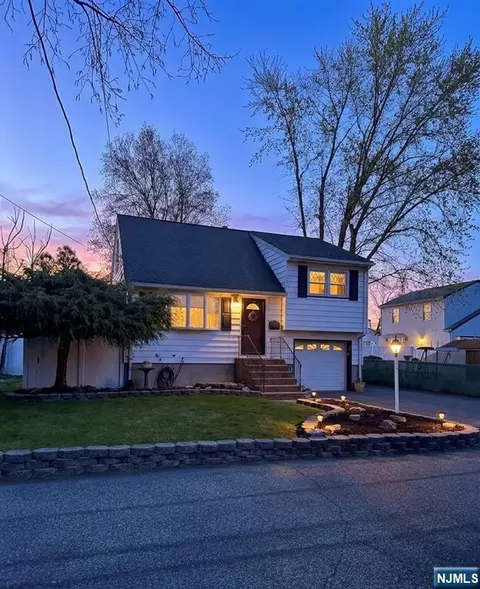 6 Evergreen Ave, Haskell, NJ 07420