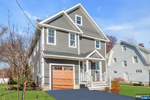 44 Brooklake Rd, Madison, NJ 07940