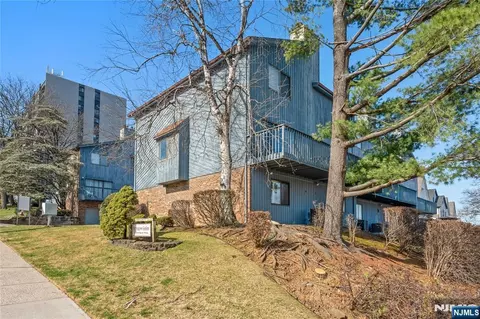 114 Pennington Ave #20, Passaic, NJ 07055