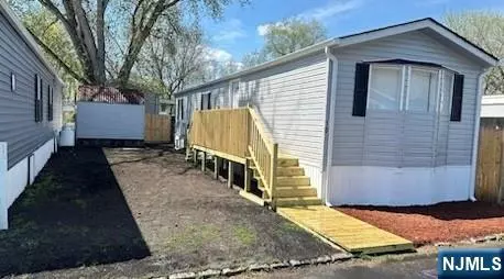 10 3rd St, Wayne, NJ 07470