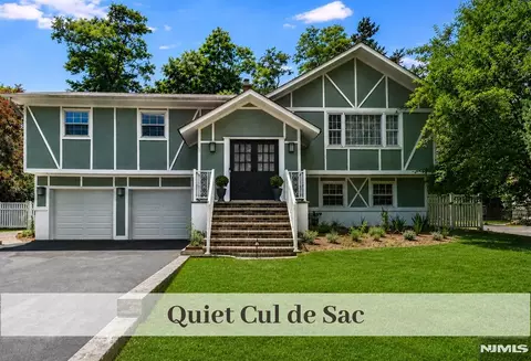 11 Stone Ridge Ln, Ho Ho Kus, NJ 07423