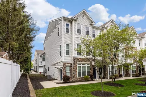 4 Jasmine Ln #1202, Garfield, NJ 07026