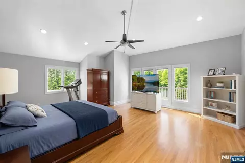 Bedroom - 290 Dunkerhook Rd, Paramus, NJ 07652 photo 1 of 7