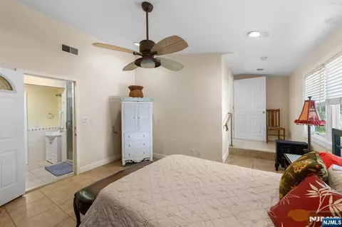 Bedroom - 290 Dunkerhook Rd, Paramus, NJ 07652 photo 7 of 7