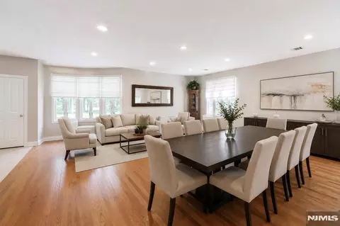 Dining - 290 Dunkerhook Rd, Paramus, NJ 07652 photo 1 of 1