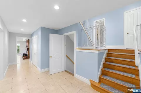 Entry Way - 290 Dunkerhook Rd, Paramus, NJ 07652 photo 13 of 13