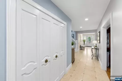 Entry Way - 290 Dunkerhook Rd, Paramus, NJ 07652 photo 6 of 13