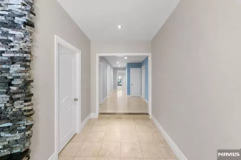 Entry Way - 290 Dunkerhook Rd, Paramus, NJ 07652 photo 13 of 14