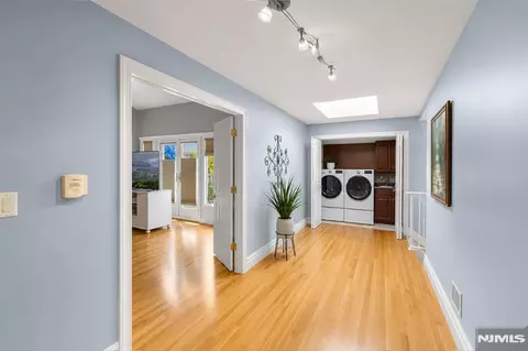 Entry Way - 290 Dunkerhook Rd, Paramus, NJ 07652 photo 10 of 14
