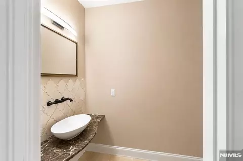 Other - 290 Dunkerhook Rd, Paramus, NJ 07652 photo 7 of 11