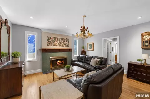 Other - 290 Dunkerhook Rd, Paramus, NJ 07652 photo 1 of 11