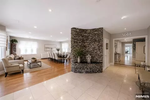 Entry Way - 290 Dunkerhook Rd, Paramus, NJ 07652 photo 2 of 14