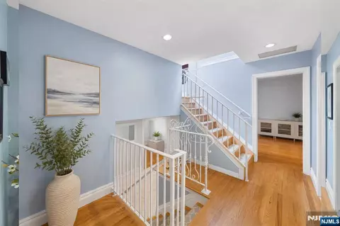 Entry Way - 290 Dunkerhook Rd, Paramus, NJ 07652 photo 8 of 13