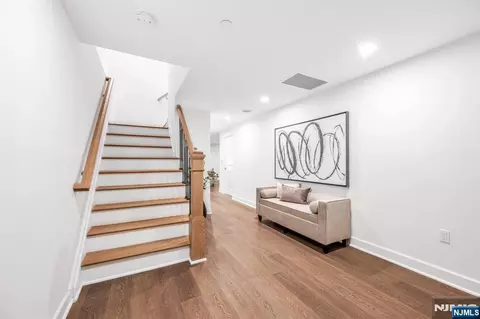 Entry Way - 11 Gabriel Ct #11, Paramus, NJ 07652 photo 13 of 15