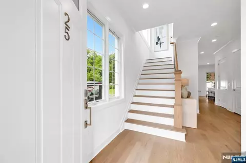 Entry Way - 11 Gabriel Ct #11, Paramus, NJ 07652 photo 10 of 15