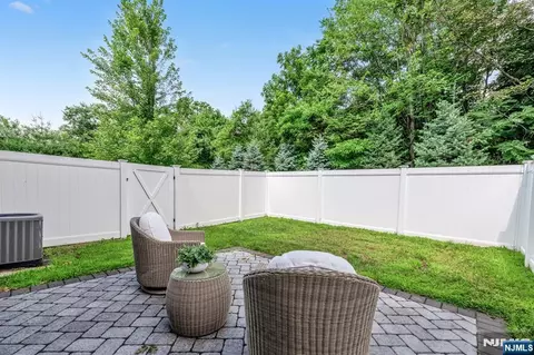 Exterior - 11 Gabriel Ct #11, Paramus, NJ 07652 photo 1 of 3