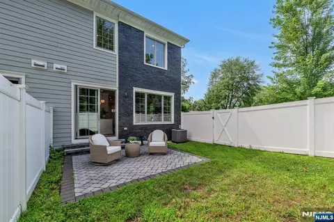 Exterior - 11 Gabriel Ct #11, Paramus, NJ 07652 photo 2 of 3