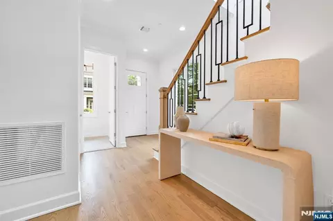 Entry Way - 11 Gabriel Ct #11, Paramus, NJ 07652 photo 3 of 15