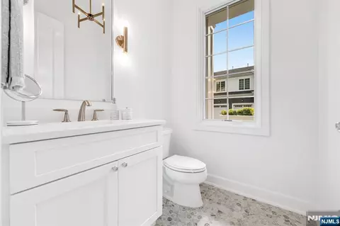 Bath - 11 Gabriel Ct #11, Paramus, NJ 07652 photo 1 of 5
