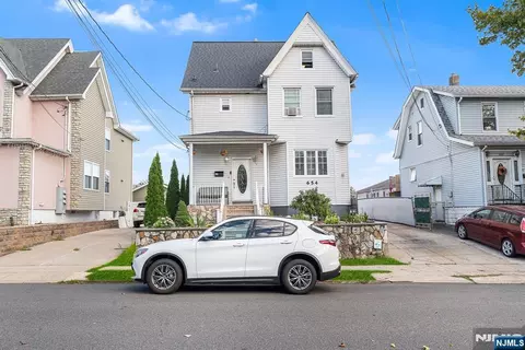 656 Devon St, Kearny, NJ 07032