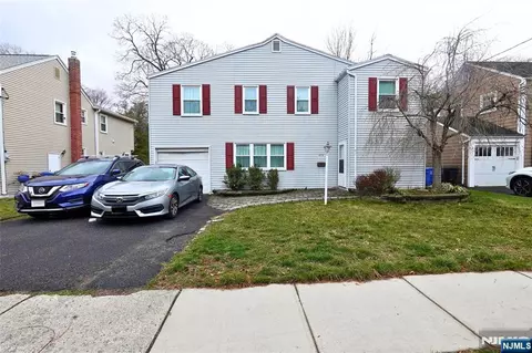 410 Burlington Rd, Paramus, NJ 07652