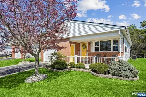 118 Orlando Blvd, Berkeley, NJ 08757