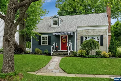 7 Hawthorne Ave, Glen Ridge, NJ 07028