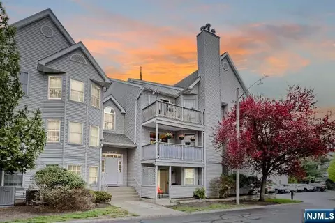 101 Quartz Ln, Paterson, NJ 07501
