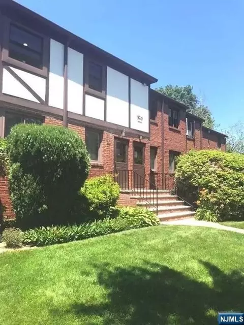 520 Broad Ave #11, Englewood, NJ 07631