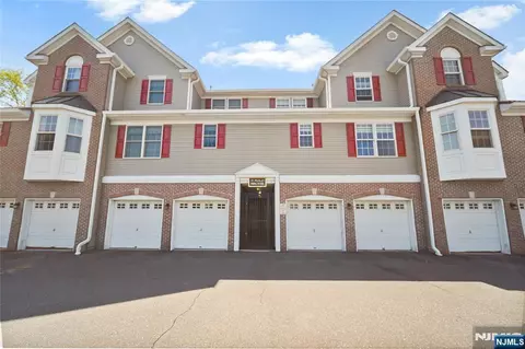 39 Birch St, Ridgefield Park, NJ 07660