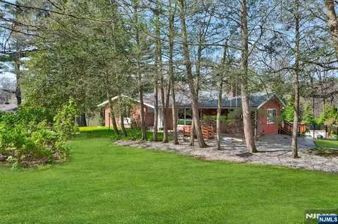 259 Long Meadow Rd, Kinnelon, NJ 07405