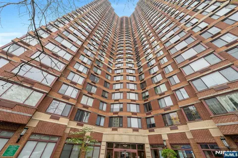100 Old Palisade Rd #917, Fort Lee, NJ 07024