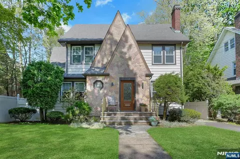 1334 Pennington Rd, Teaneck, NJ 07666