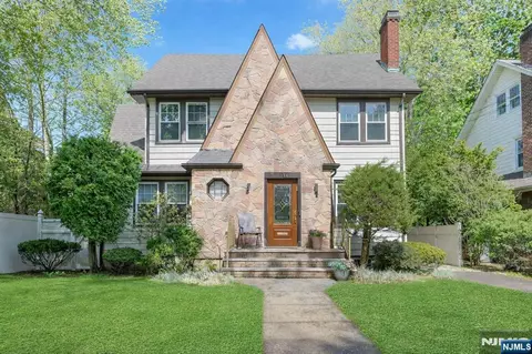 1334 Pennington Rd, Teaneck, NJ 07666