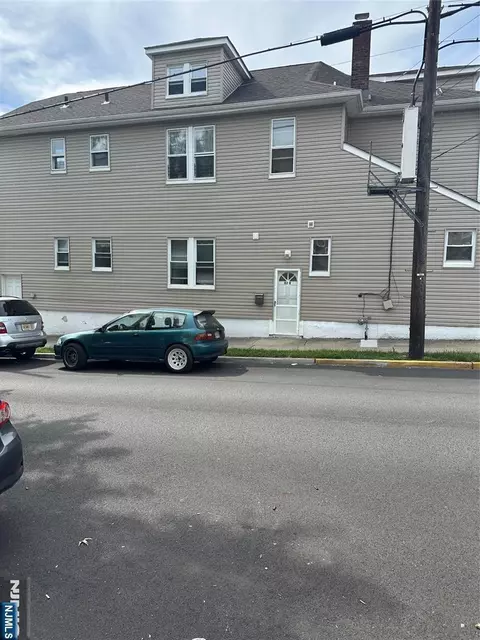 82 Westervelt Pl, Lodi, NJ 07644