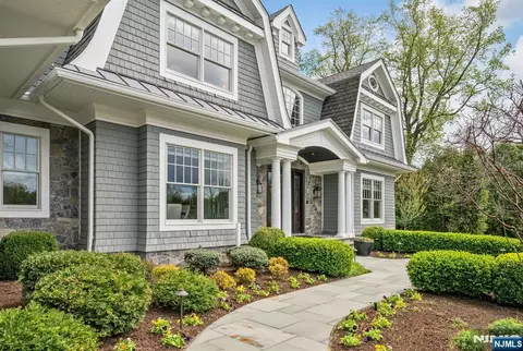 Exterior - 236 E Saddle River Rd, Saddle River, NJ 07458 photo 3 of 7