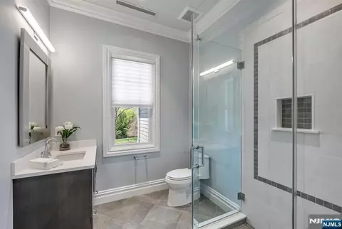 Bath - 236 E Saddle River Rd, Saddle River, NJ 07458 photo 1 of 6