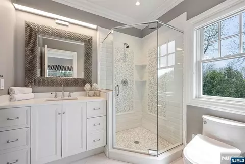 Bath - 236 E Saddle River Rd, Saddle River, NJ 07458 photo 6 of 6