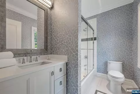 Bath - 236 E Saddle River Rd, Saddle River, NJ 07458 photo 5 of 6